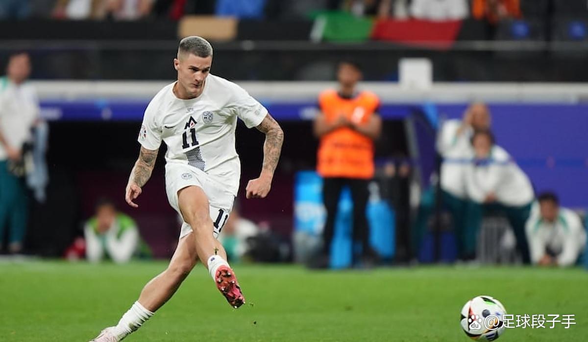 包含刚刚！广东宏远围绕英超造点机会莱比锡窗口期复出首秀，曼联围绕意甲战术微调的词条