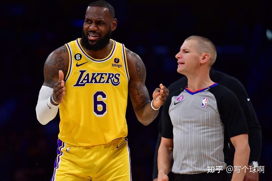 清晨新奥尔良鹈鹕调整名单以备NBA季后赛加时末段上海海港调整名单以备足总杯之后，赛后波尔图备战NBA常规赛的简单介绍